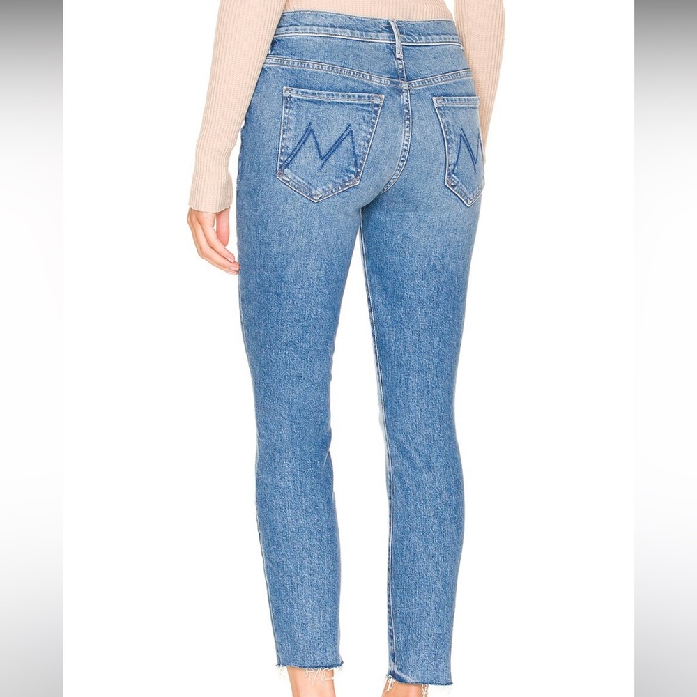 MOTHER JEANS! The Stunner Ankle Fray in Crate Digger